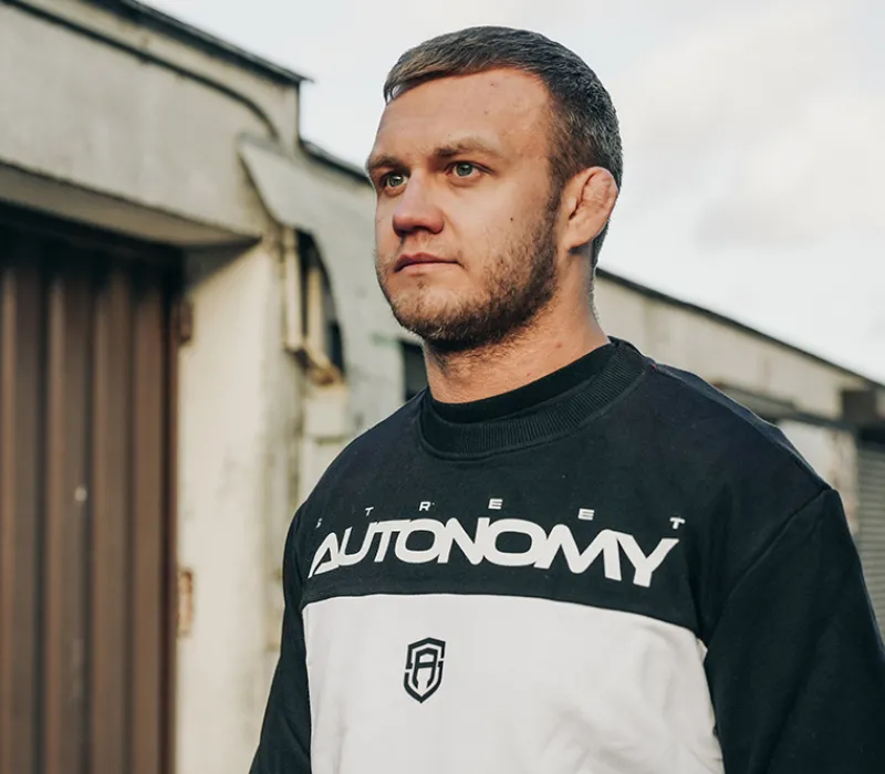 bluza_bez_kaptura_street__1-63.webp Męskie Street Autonomy Bluzy>BLUZA BEZ KAPTURA TONY WHITE/BLACK 2022